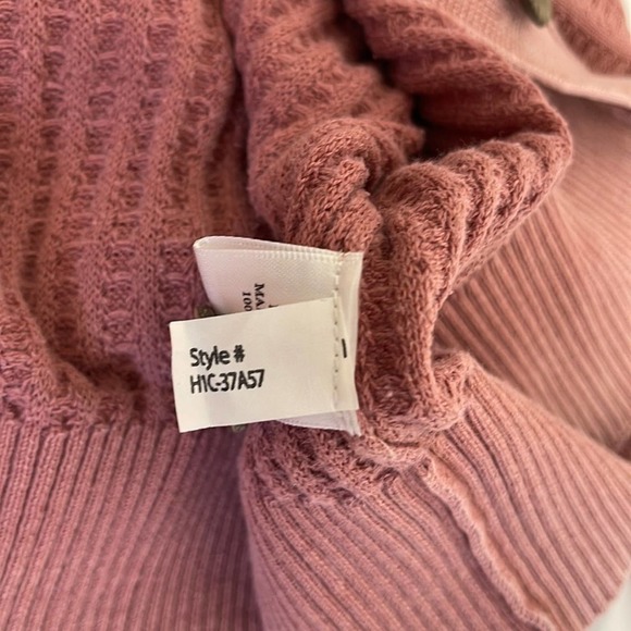 Hello Nite NWT Deep V Cardigan Mesa Rose Small Sweater - Picture 5 of 9